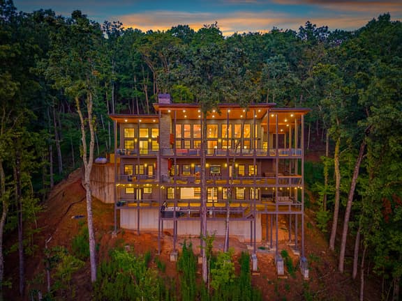 Blue Ridge Luxe, 180 Mtn Views, Sunsets, Sauna, Spa - Image 1